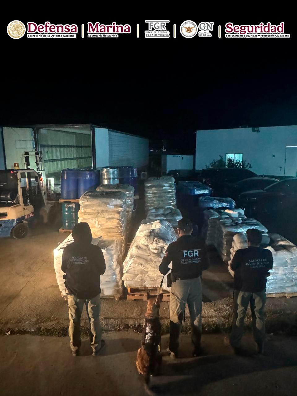 En carretera de Durango, aseguran más de 13 toneladas de precursores químicos